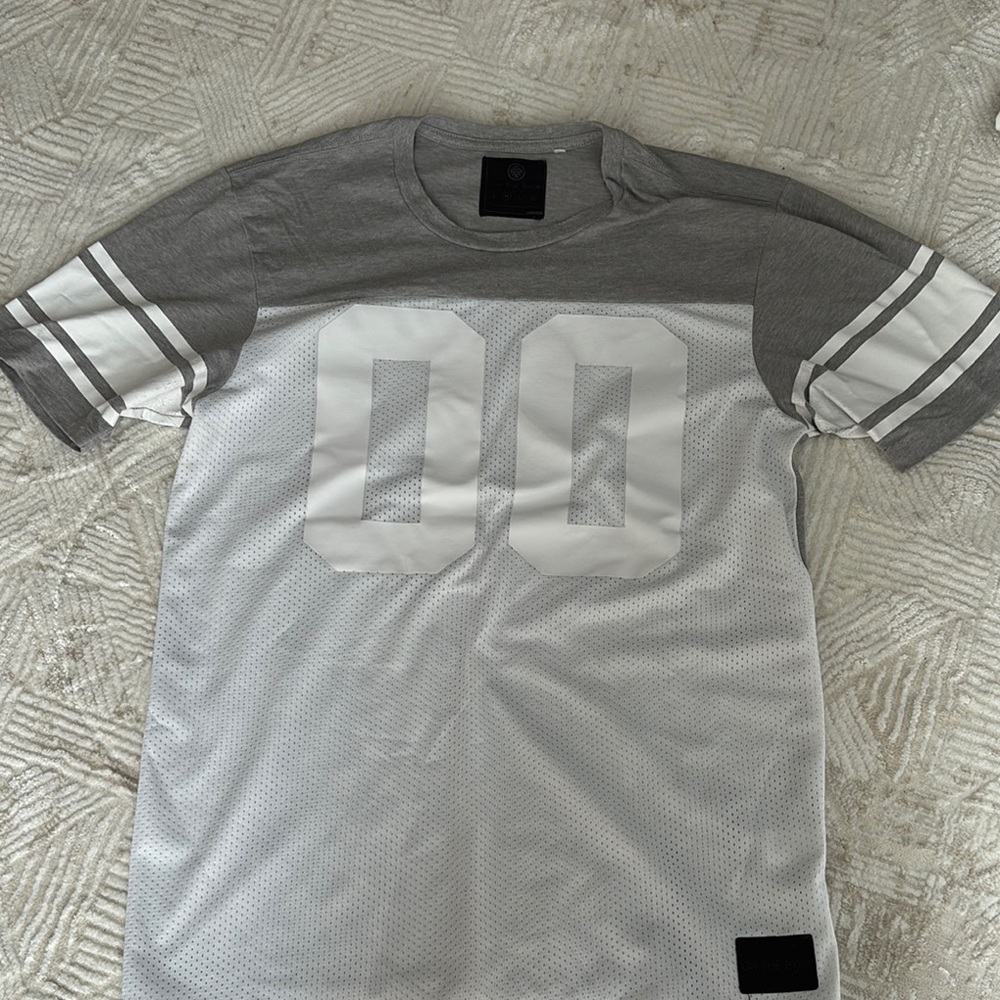 On the Byas Gray and White Color-Blocked Jersey Shirt